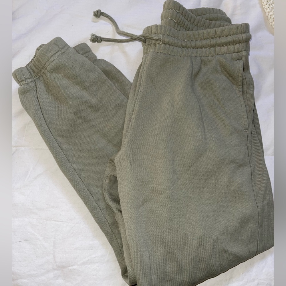 SOLD Aritzia TNA Joggers